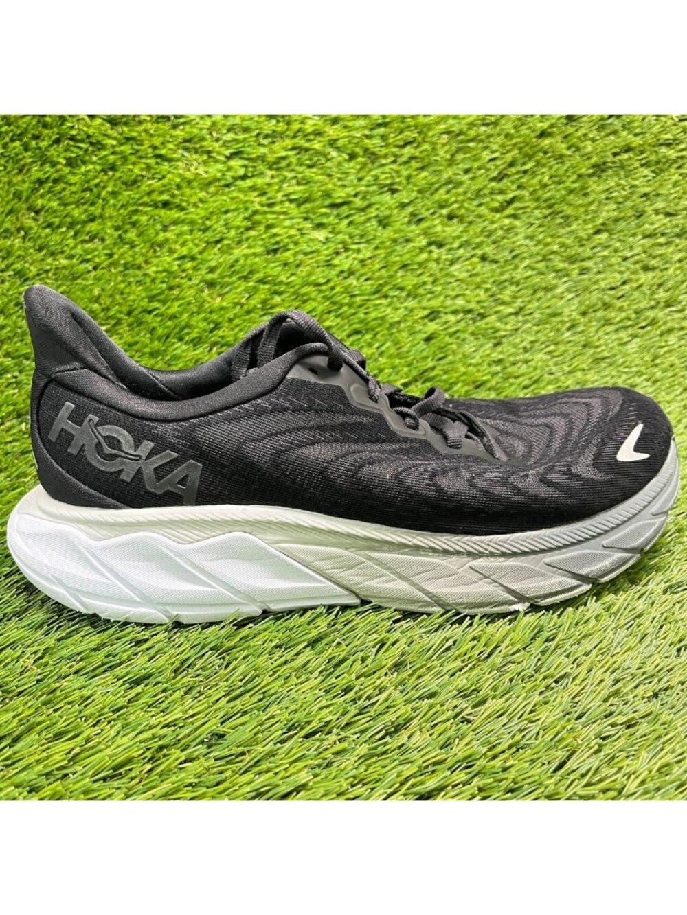 Hoka One One Arahi 6 Women Size 8.5D Black White Athletic Running Shoes Sneakers
